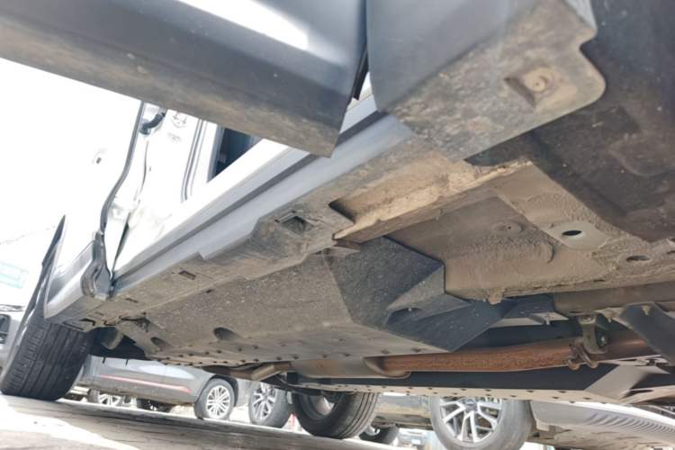 Used Bestune T99 2020 20TD Automatic Prestige Edition Right Side Sill
