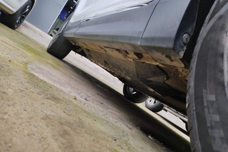 Used Bestune T99 2020 20TD Automatic Premium Edition Right Side Sill