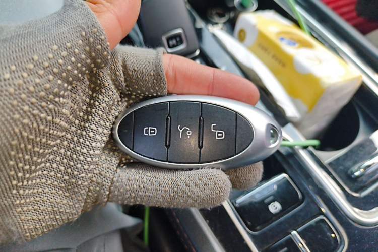 Used Bestune T99 2020 20TD Automatic Premium Edition Vehicle Key
