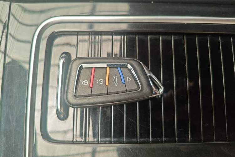 Used Bestune T99 2020 20TD Automatic Premium Edition Vehicle Key