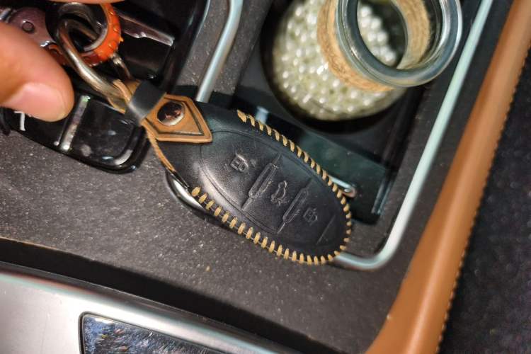 Used Bestune T99 2020 20TD Automatic Premium Edition Vehicle Key