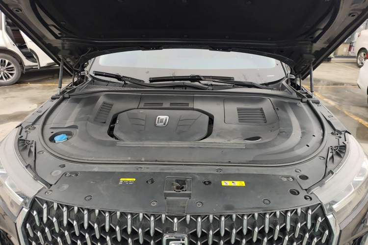 Used Bestune T99 2022 20TD Automatic Prestige Special Edition Engine Bay