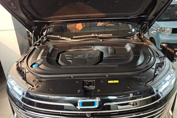 Used Bestune T99 2022 20TD Automatic Premium Edition Engine Bay
