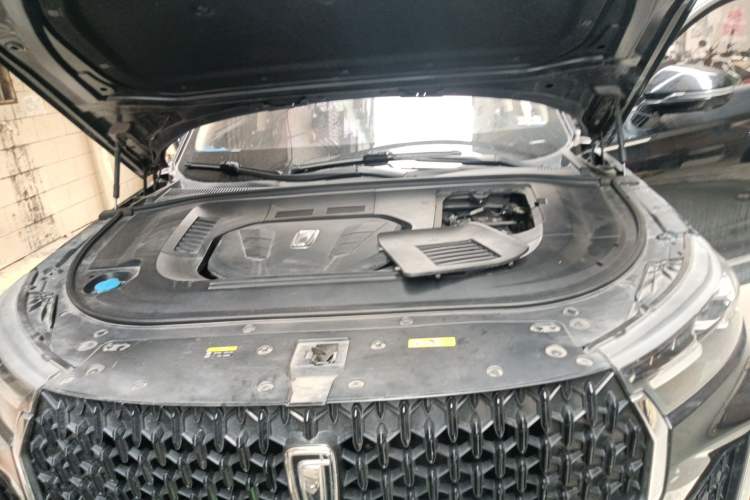 Used Bestune T99 2022 20TD Automatic Premium Edition Engine Bay