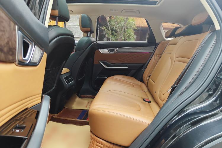 Used Bestune T99 2022 20TD Automatic Prestige Special Edition Interior 4