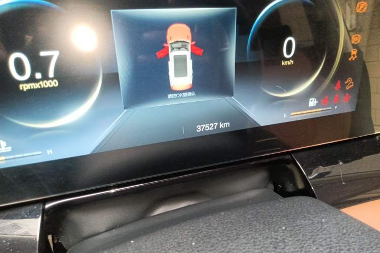 Used Bestune T99 2022 20TD Automatic Premium Edition Odometer Close Up