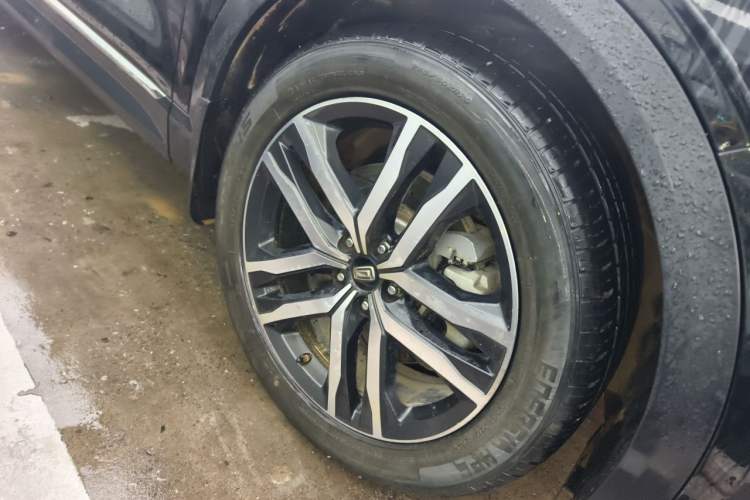 Used Bestune T99 2022 20TD Automatic Sport Prestige Special Edition Right Front Wheel Hub