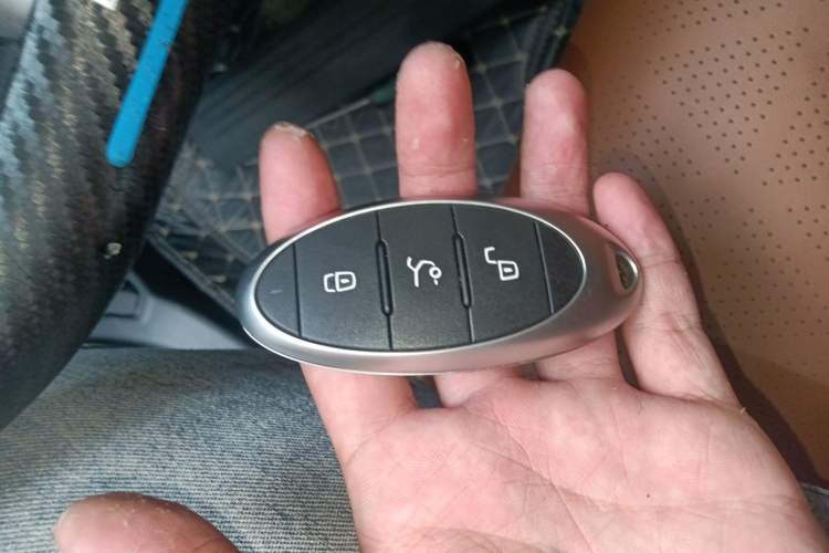 Used Bestune T99 2022 20TD Automatic Premium Edition Vehicle Key