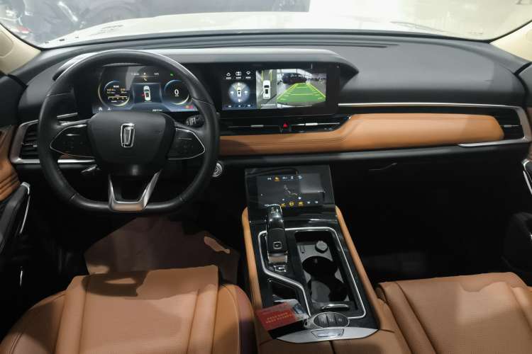 Used Bestune T99 2022 20TD Automatic Sport Prestige Special Edition Center Console