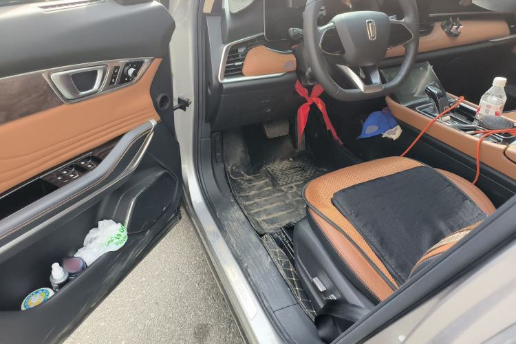 Used Bestune T99 2022 20TD Automatic Luxury Edition Driver Seat