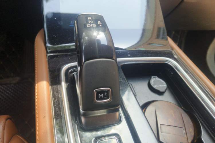 Used Bestune T99 2022 20TD Automatic Sport Prestige Edition Gear Lever