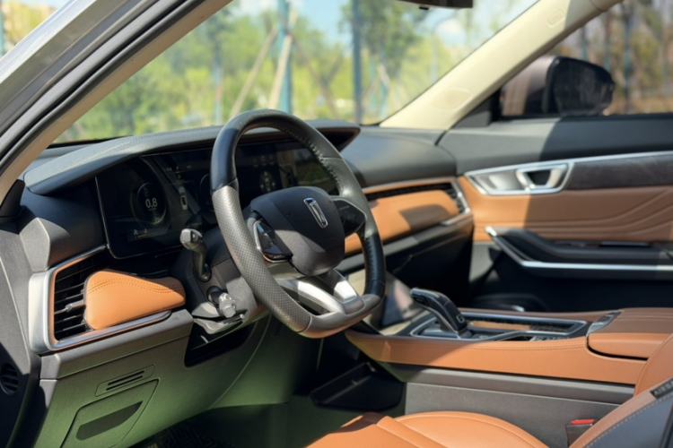 Used Bestune T99 2022 20TD Automatic Sport Prestige Edition Interior 12