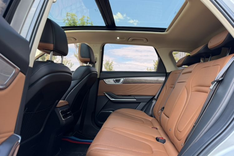 Used Bestune T99 2022 20TD Automatic Sport Prestige Edition Interior 3