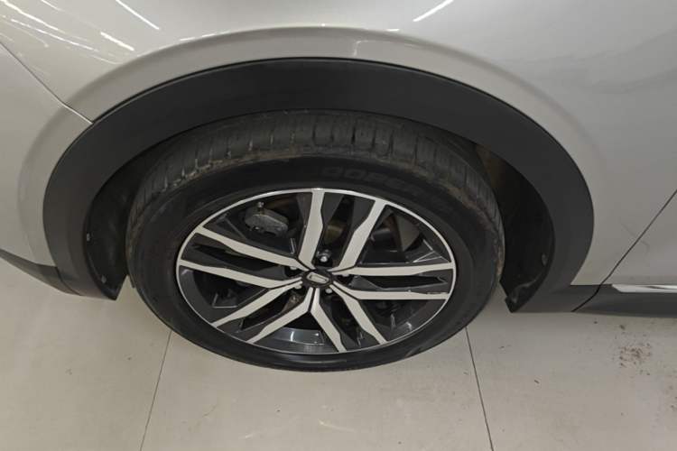 Used Bestune T99 2022 20TD Automatic Sport Prestige Edition Left Front Wheel Hub