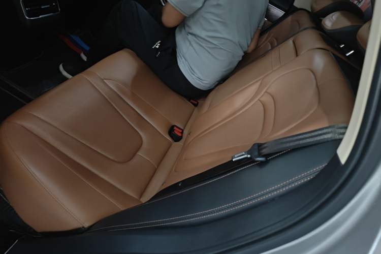 Used Bestune T99 2022 20TD Automatic Sport Prestige Edition Left Rear Seat
