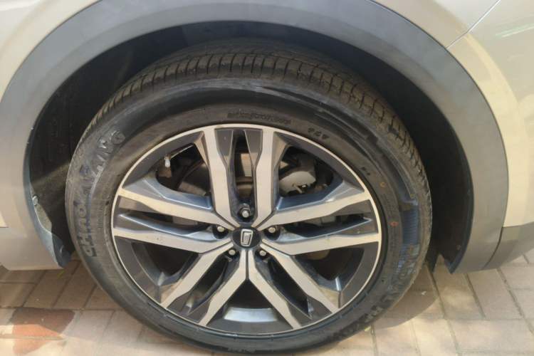 Used Bestune T99 2022 20TD Automatic Sport Prestige Edition Right Front Wheel Hub