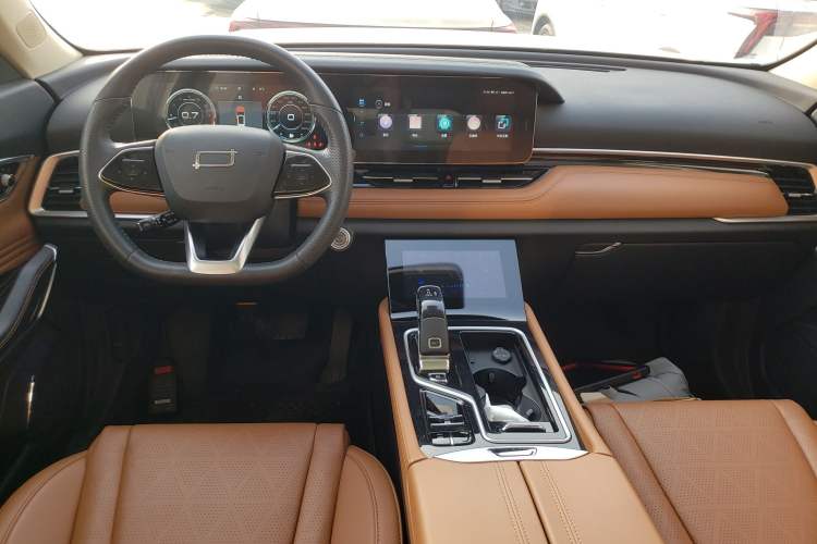Used Bestune T99 2022 20TD Automatic Prestige Edition Center Console