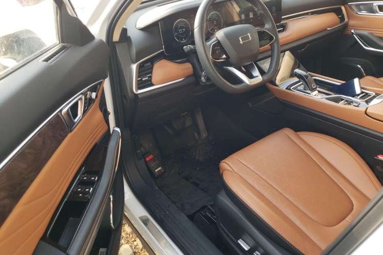 Used Bestune T99 2022 20TD Automatic Prestige Edition Driver Seat