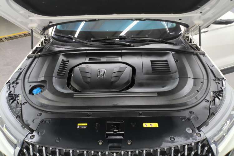 Used Bestune T99 2022 20TD Automatic Prestige Special Edition Engine Bay
