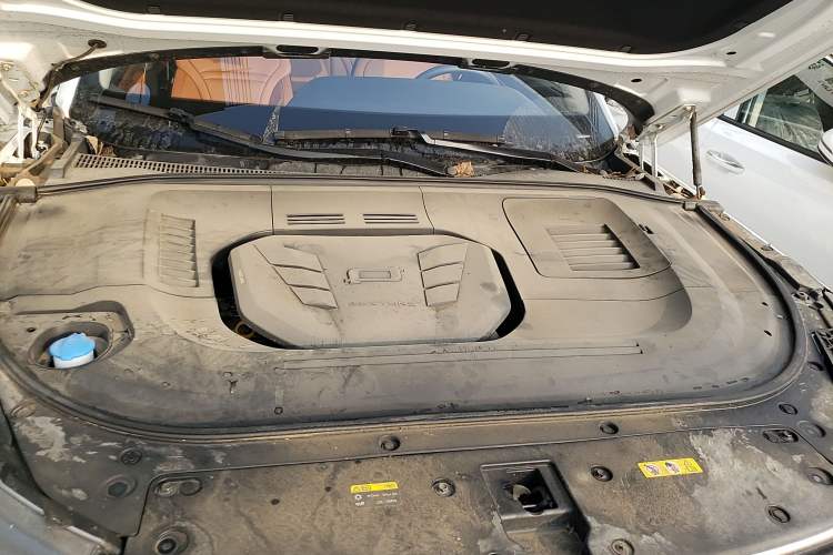 Used Bestune T99 2022 20TD Automatic Prestige Edition Engine Bay