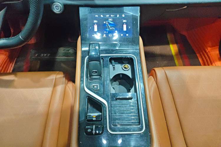 Used Bestune T99 2022 20TD Automatic Sport Premium Edition Gear Lever