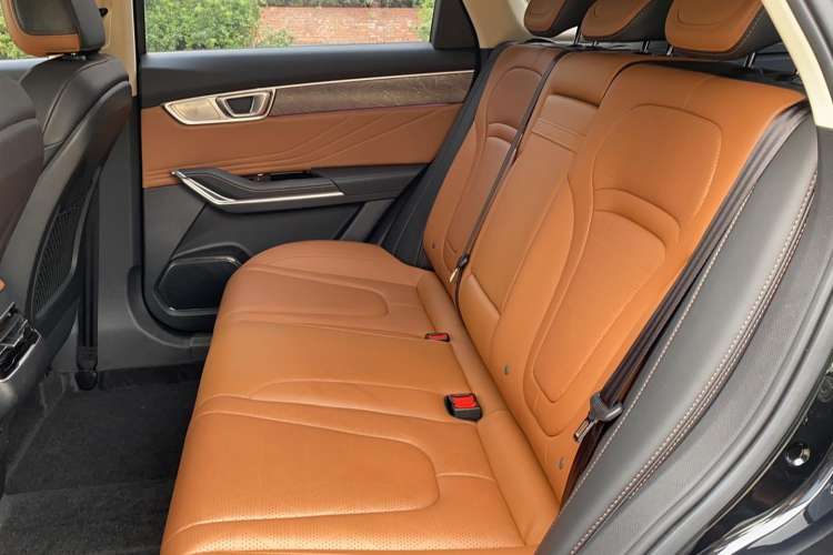 Used Bestune T99 2022 20TD Automatic Sport Premium Edition Interior 1