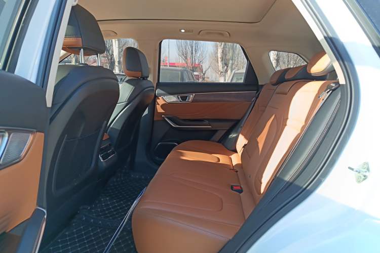 Used Bestune T99 2022 20TD Automatic Sport Prestige Special Edition Interior 4