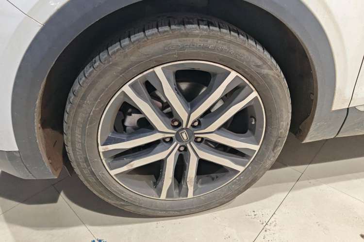 Used Bestune T99 2022 20TD Automatic Sport Premium Edition Left Front Wheel Hub