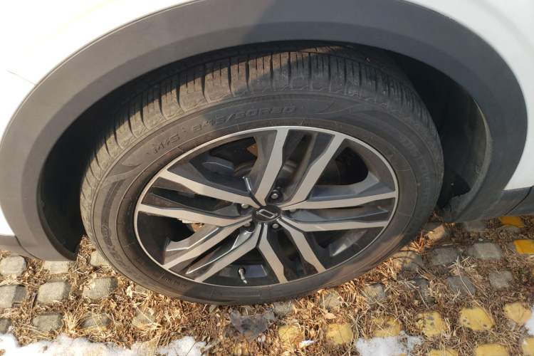 Used Bestune T99 2022 20TD Automatic Prestige Edition Left Front Wheel Hub