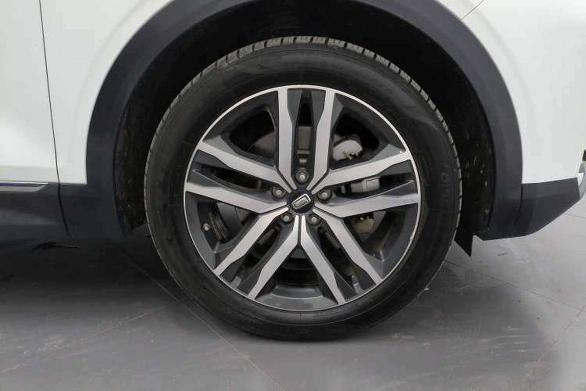 Used Bestune T99 2022 20TD Automatic Prestige Special Edition Left Rear Wheel Hub
