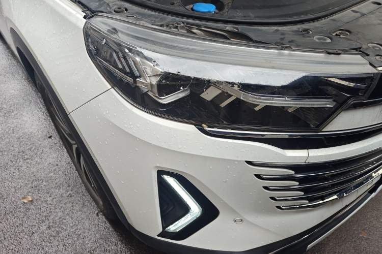 Used Bestune T99 2022 20TD Automatic Sport Premium Edition Right Front Headlight