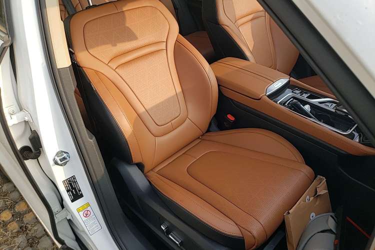 Used Bestune T99 2022 20TD Automatic Prestige Edition Right Front Seat