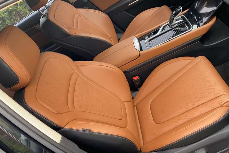 Used Bestune T99 2022 20TD Automatic Sport Premium Edition Right Front Seat