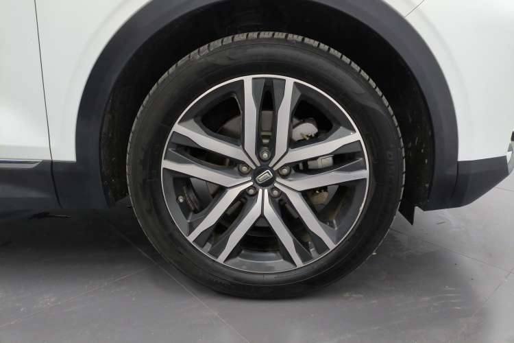 Used Bestune T99 2022 20TD Automatic Prestige Special Edition Right Front Wheel Hub