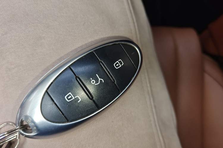 Used Bestune T99 2022 20TD Automatic Sport Premium Edition Vehicle Key