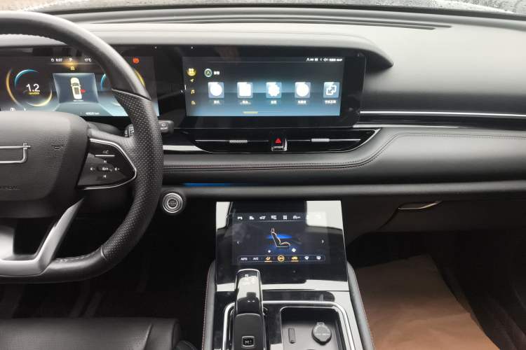 Used Bestune T99 2023 2.0T Automatic Prestige Edition Audio And AC Panel
