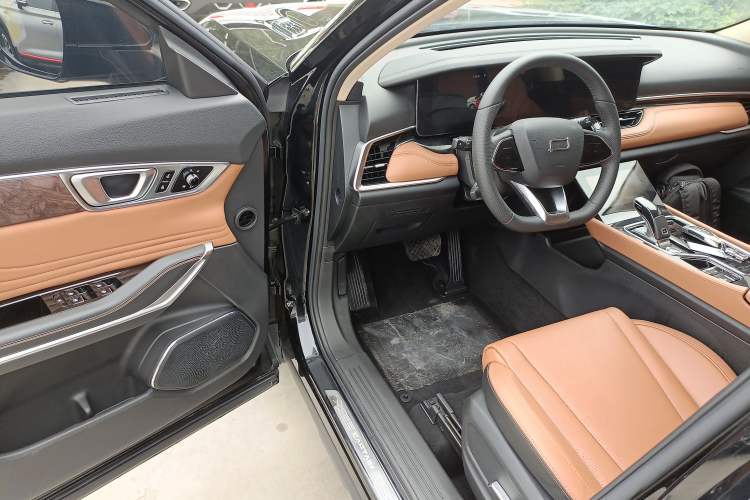 Used Bestune T99 2023 2.0T Automatic Prestige Edition (8AT) Driver Seat
