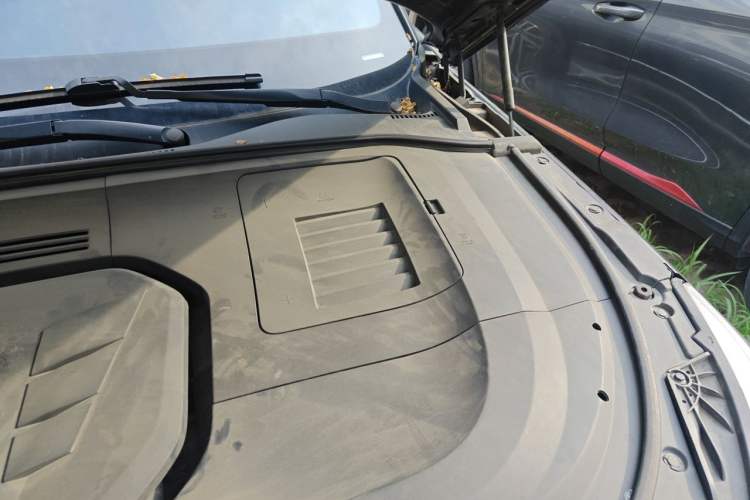 Used Bestune T99 2023 2.0T Automatic Premium (6AT) Engine Bay Left