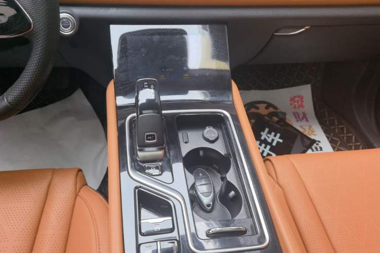 Used Bestune T99 2023 2.0T Automatic Premium (6AT) Gear Lever