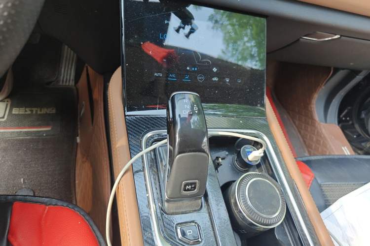 Used Bestune T99 2023 2.0T Automatic Premium (6AT) Gear Lever