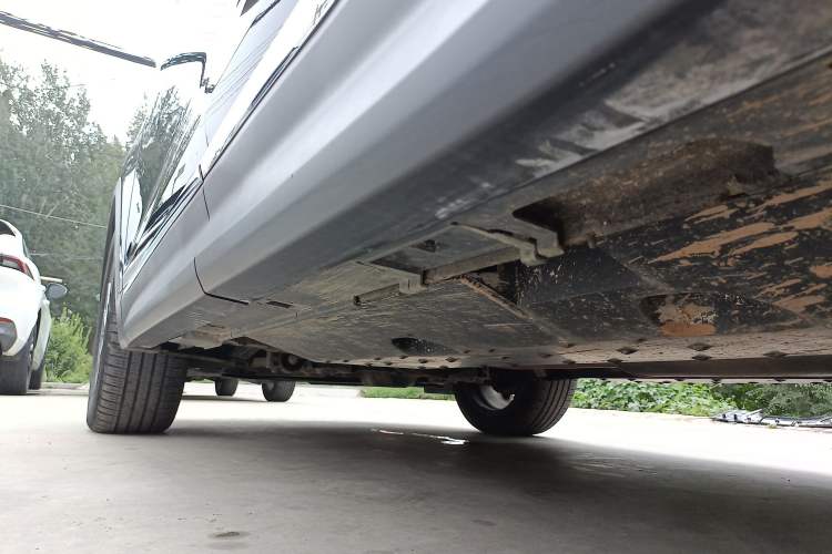 Used Bestune T99 2023 2.0T Automatic Prestige Edition (8AT) Left Side Sill
