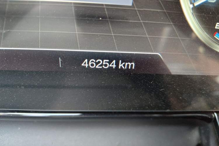 Used Bestune T99 2023 2.0T Automatic Premium (6AT) Odometer Close Up