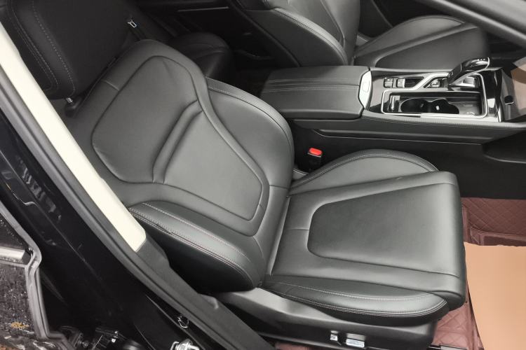 Used Bestune T99 2023 2.0T Automatic Prestige Edition Right Front Seat