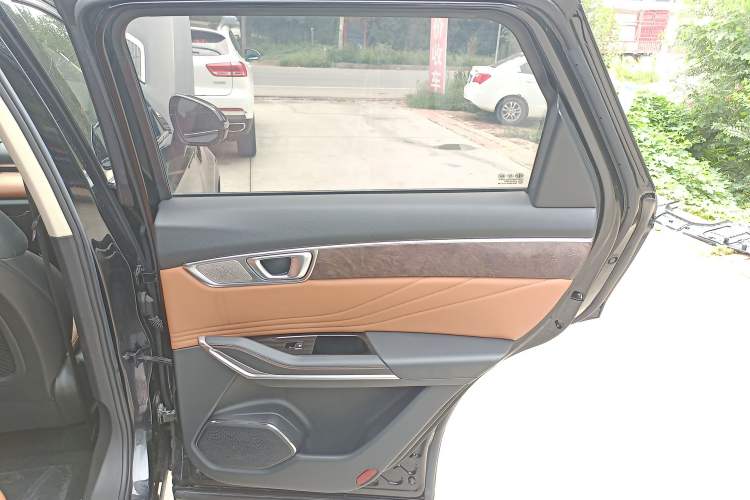Used Bestune T99 2023 2.0T Automatic Prestige Edition (8AT) Right Rear Door Interior