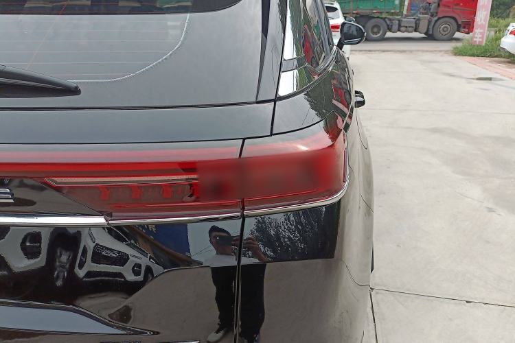 Used Bestune T99 2023 2.0T Automatic Prestige Edition (8AT) Right Rear Taillight