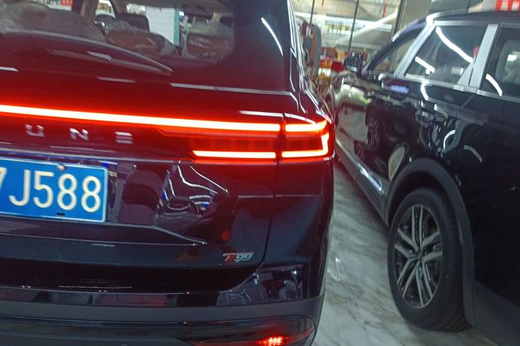 Used Bestune T99 2023 2.0T Automatic Premium (6AT) Right Rear Taillight
