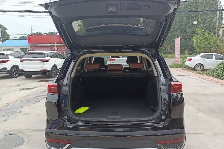 Used Bestune T99 2023 2.0T Automatic Prestige Edition (8AT) Trunk