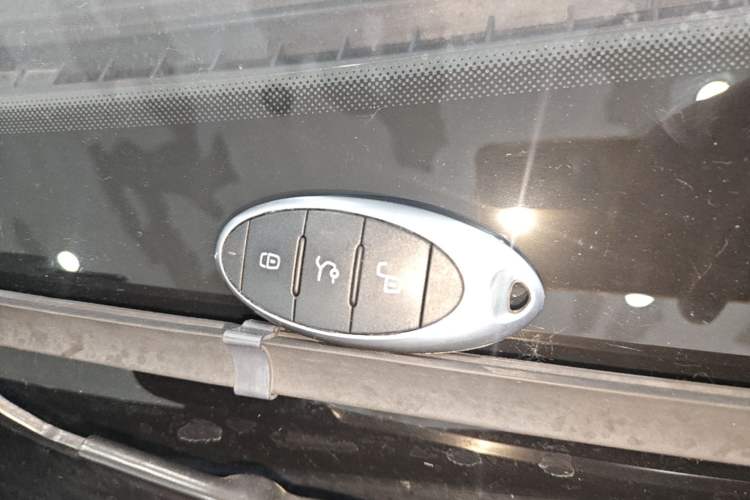 Used Bestune T99 2023 2.0T Automatic Premium (6AT) Vehicle Key