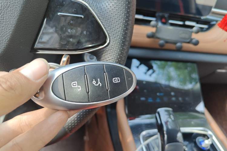 Used Bestune T99 2023 2.0T Automatic Premium (6AT) Vehicle Key