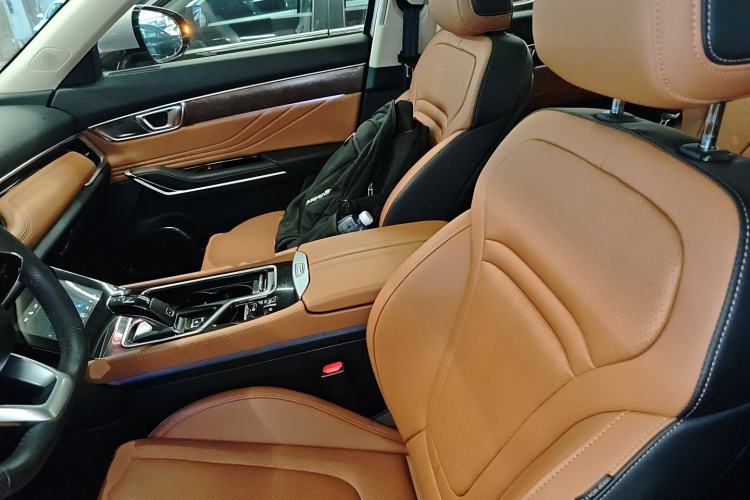 Used Bestune T99 2023 2.0T Automatic Prestige Edition (8AT) Left Front Seat
